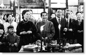 现货 凝望．時代：穿越悲情城市二十年/張靚蓓/田園城市