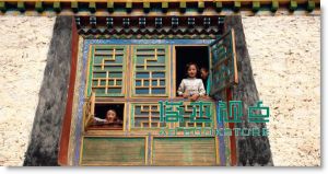 寻访香格里拉: 探索失落的茶马古道 Shangri-La: Along the Tea Road to Lhasa
